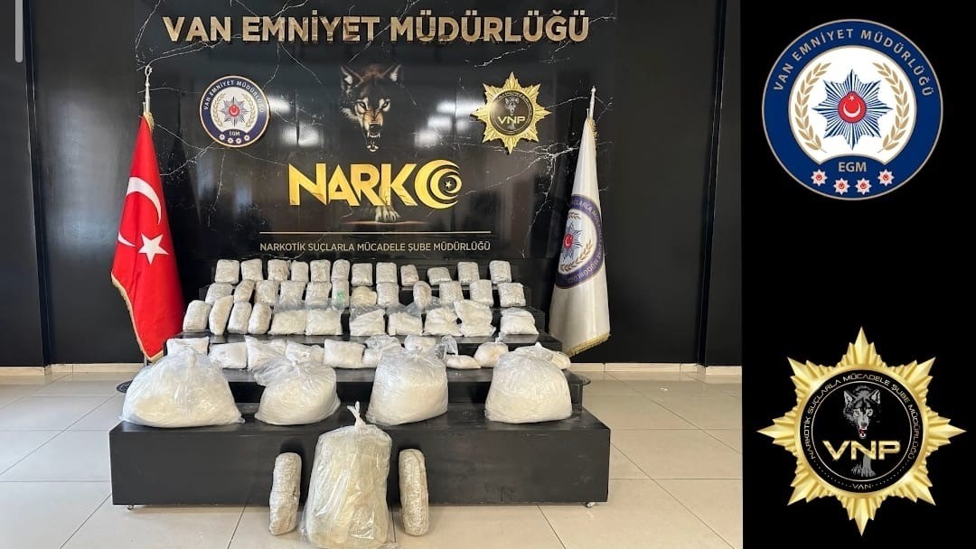 Van’da kamyonette 90 kilo uyuşturucu ele geçirildi
