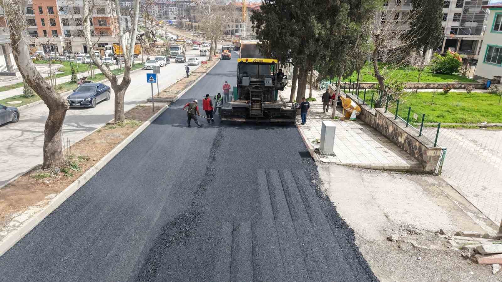 Kahramanmaraş’ta asfalt çalışmaları
