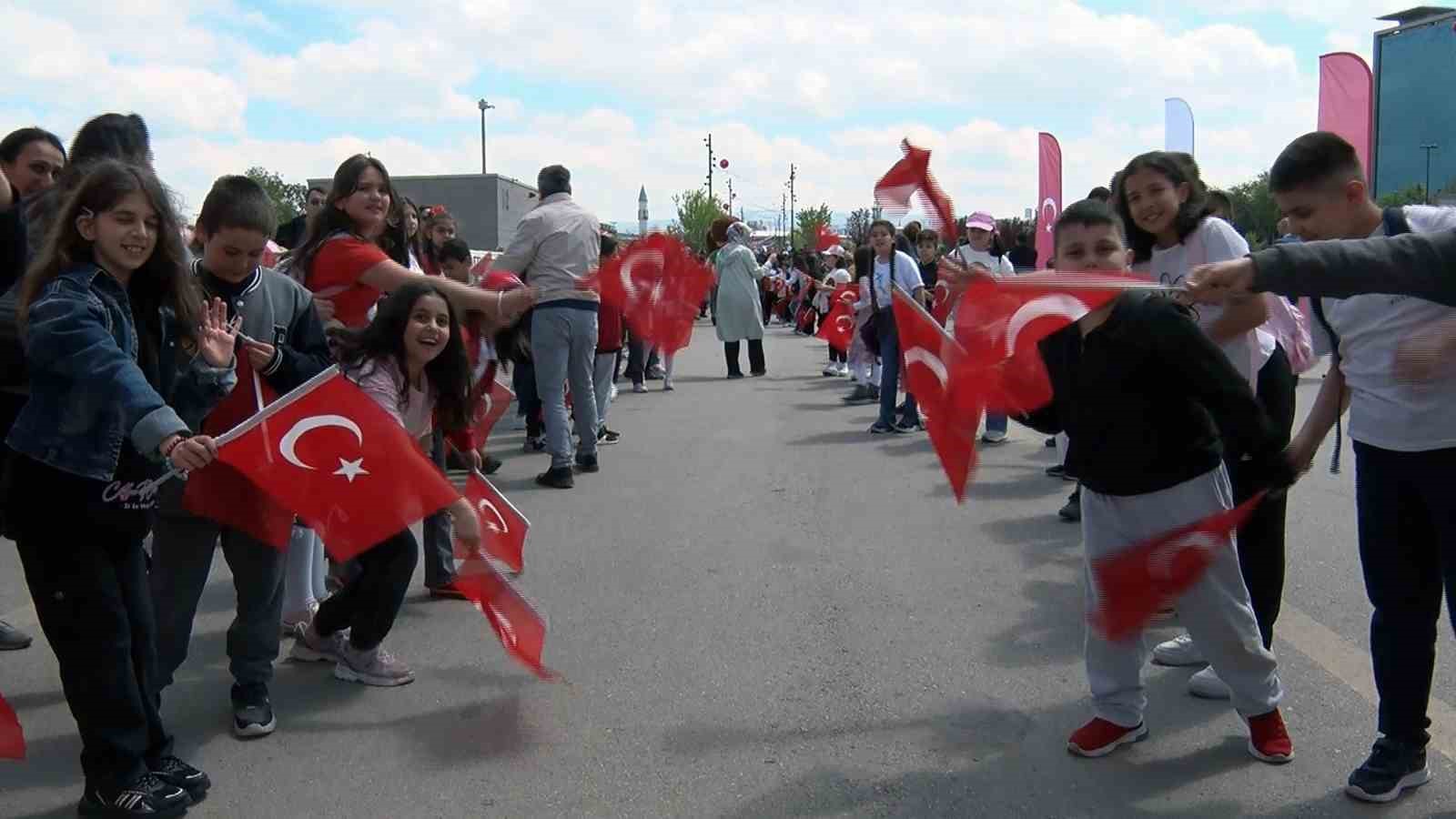 Dünya çocukları 23 Nisan için Menteşe’ye geliyor

