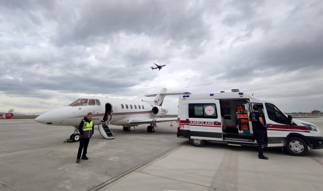 Van’da 2 günlük bebek için ambulans uçak havalandı
