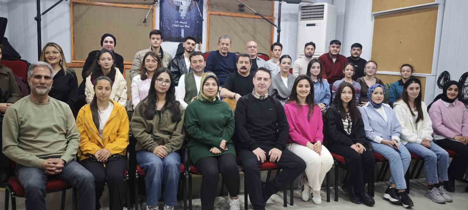 TRT Erzurum Radyosu’nda ustalar ile gençler buluştu
