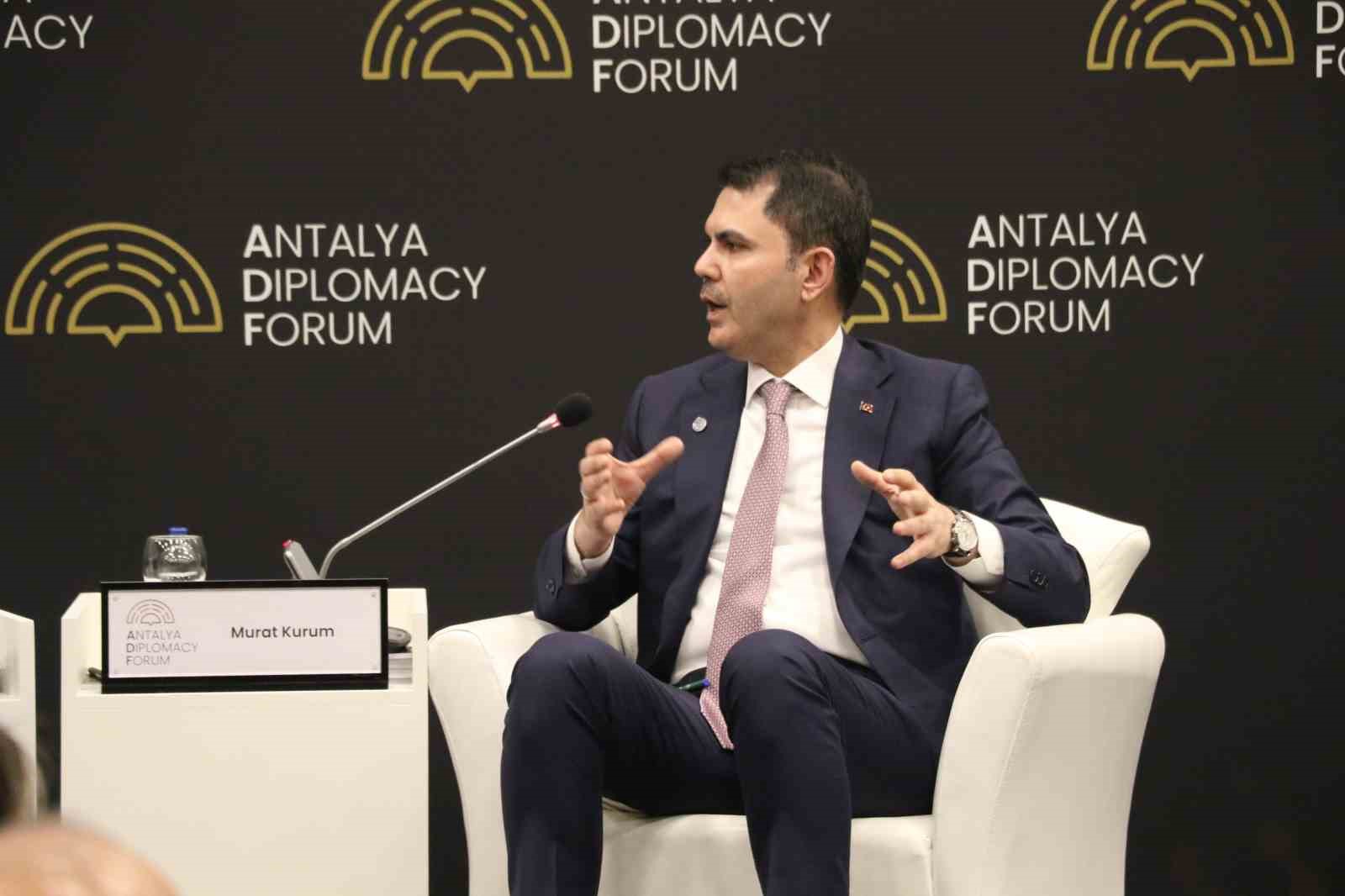 Bakan Murat Kurum’dan yeniden inşa için Türkiye’den küresel seferberlik mesajı
