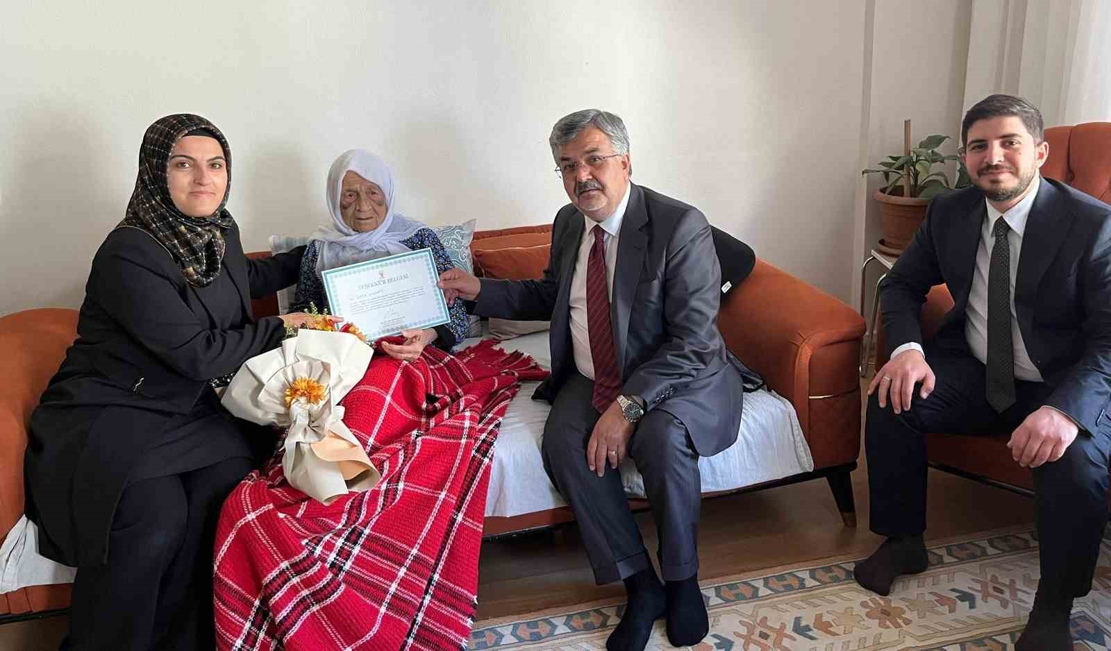 AK Parti’den en yaşlı ve en genç üyeye ziyaret
