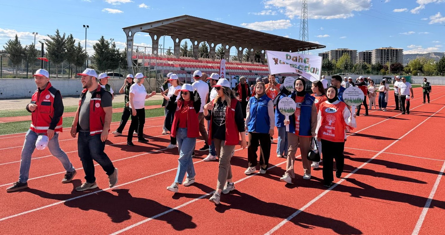 "Sağlık İçin Hareket Et Günü" kapsamında yürüyüş düzenlendi
