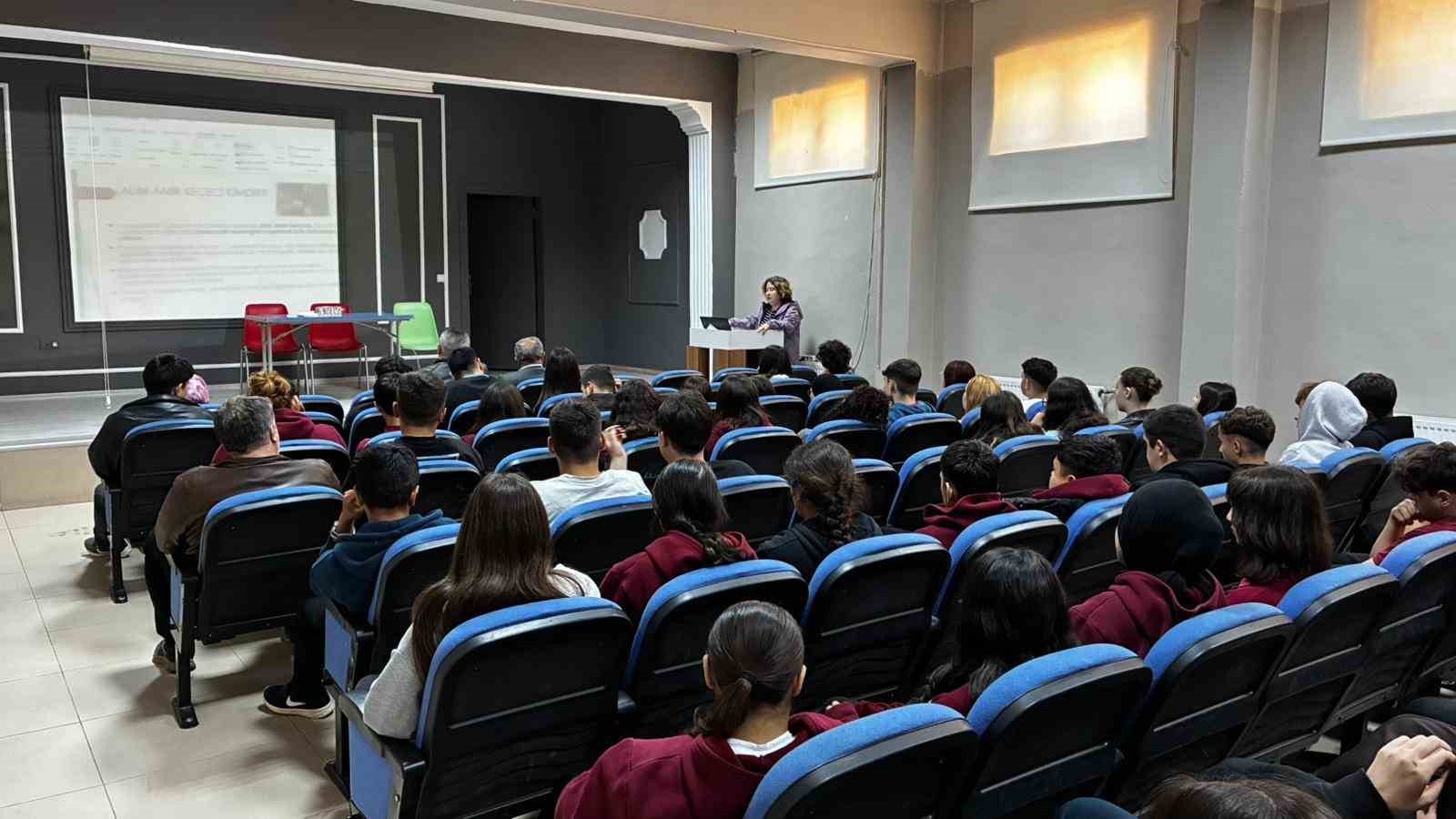 "Ben Her Yerde Varım" projesiyle kalaycılık mesleği öğrencilere tanıtıldı
