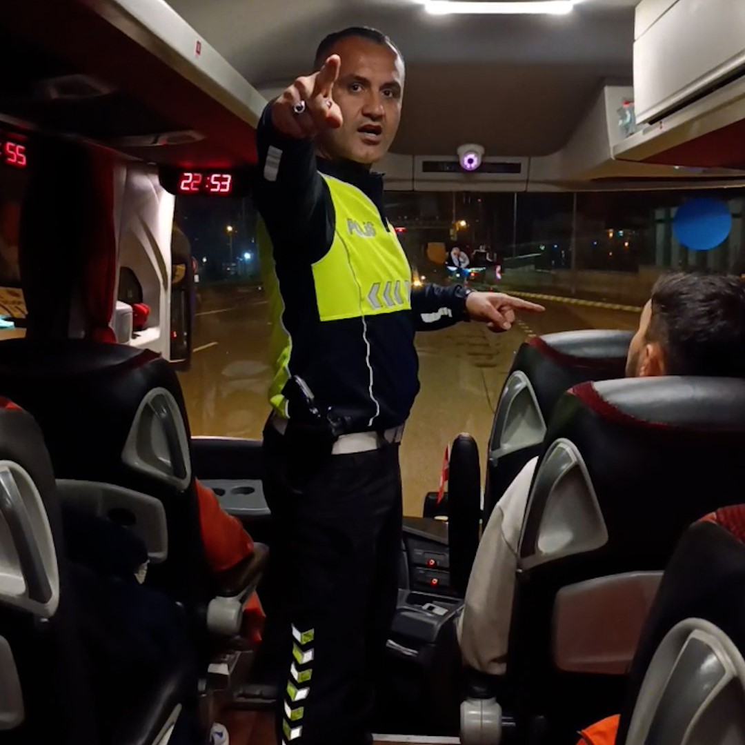 Bolu’da trafik komiserinden yolculara hayati uyarı
