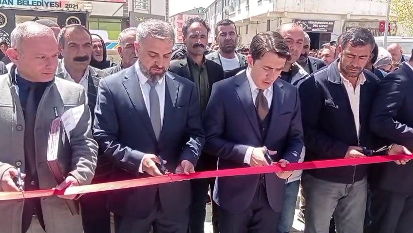 Tekman’da Gazze için hayır çarşısı kurdular
