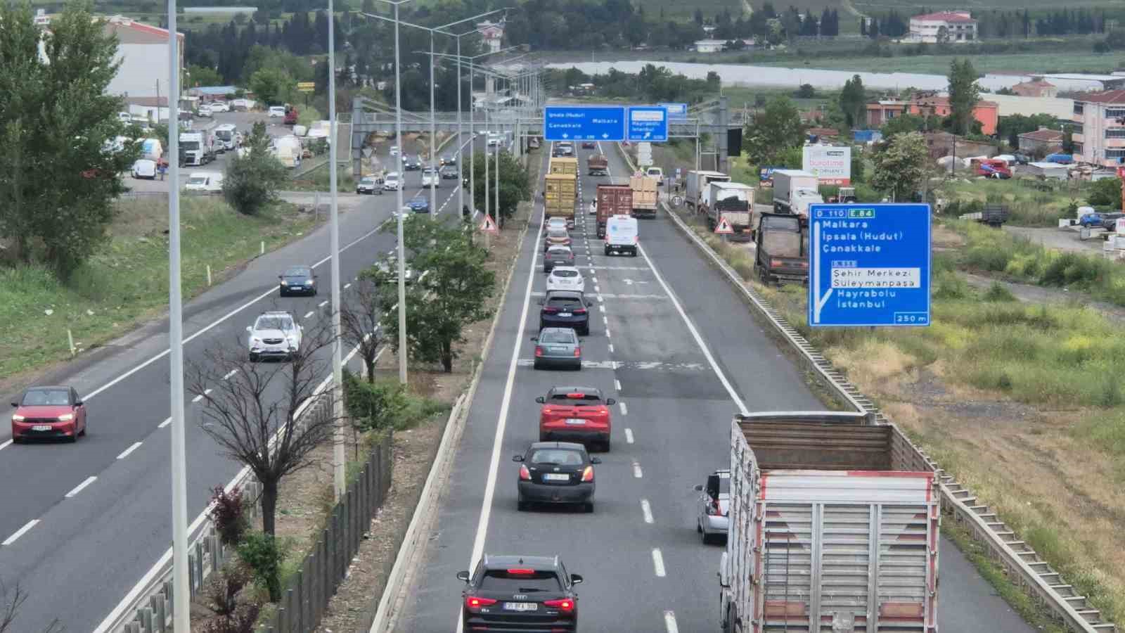 İstanbul-Tekirdağ yolunda bayram yoğunluğu
