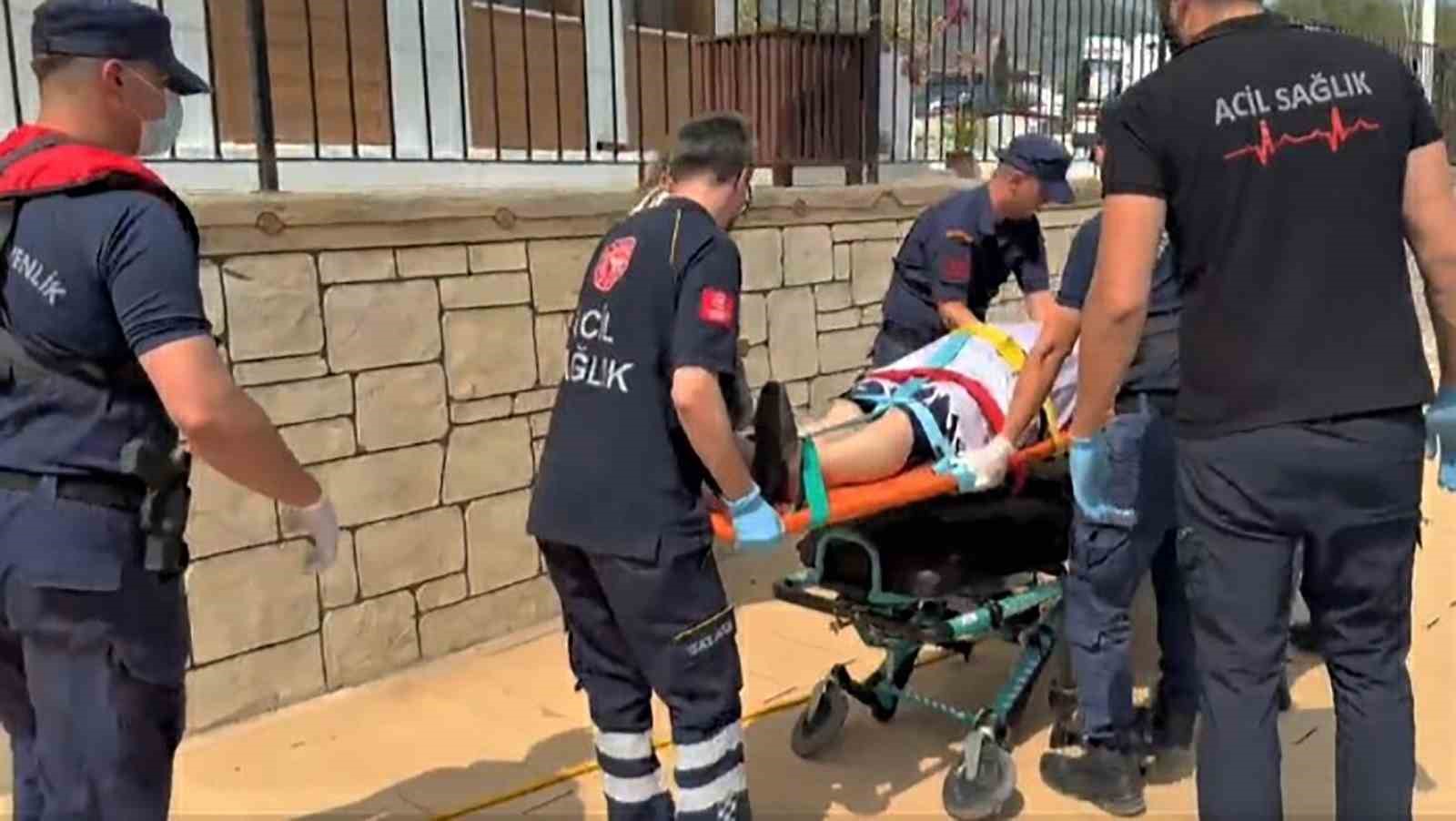 Gezi teknesinde yaralanan vatandaşa Sahil Güvenlikten tıbbi tahliye
