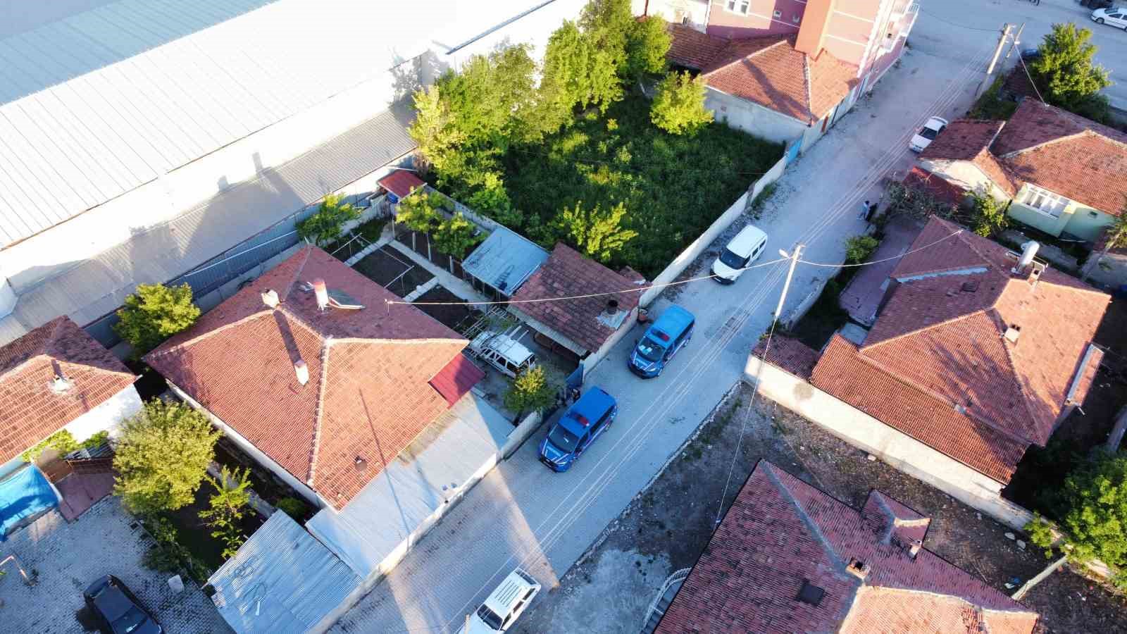 Çorum’da uyuşturucu operasyonu: Kaçmaya çalışırken yakalandılar
