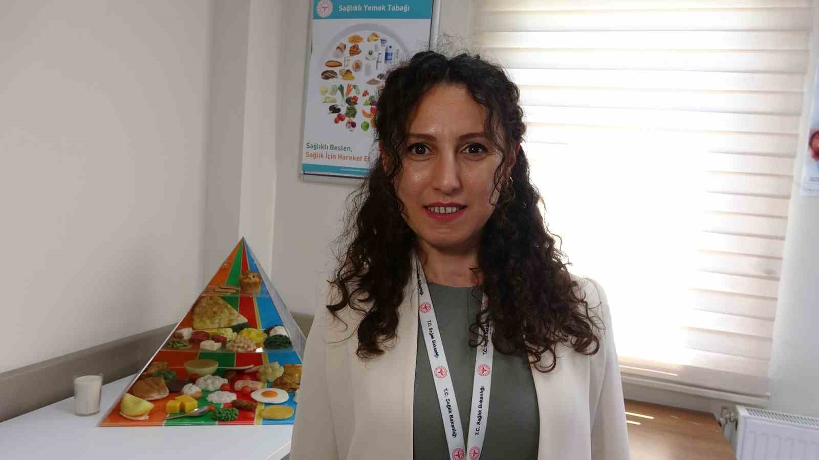 Uzmanından "bayramda dengeli beslenin" uyarısı
