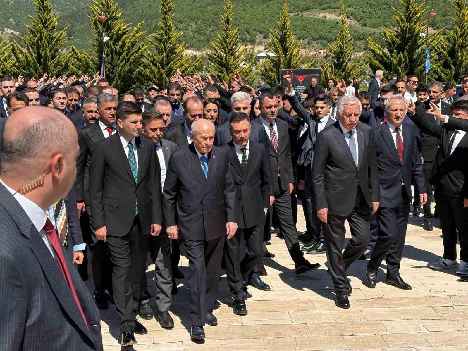 MHP Genel Başkanı Bahçeli, Ülkücü Şehitler Anıtı’nı ziyaret etti
