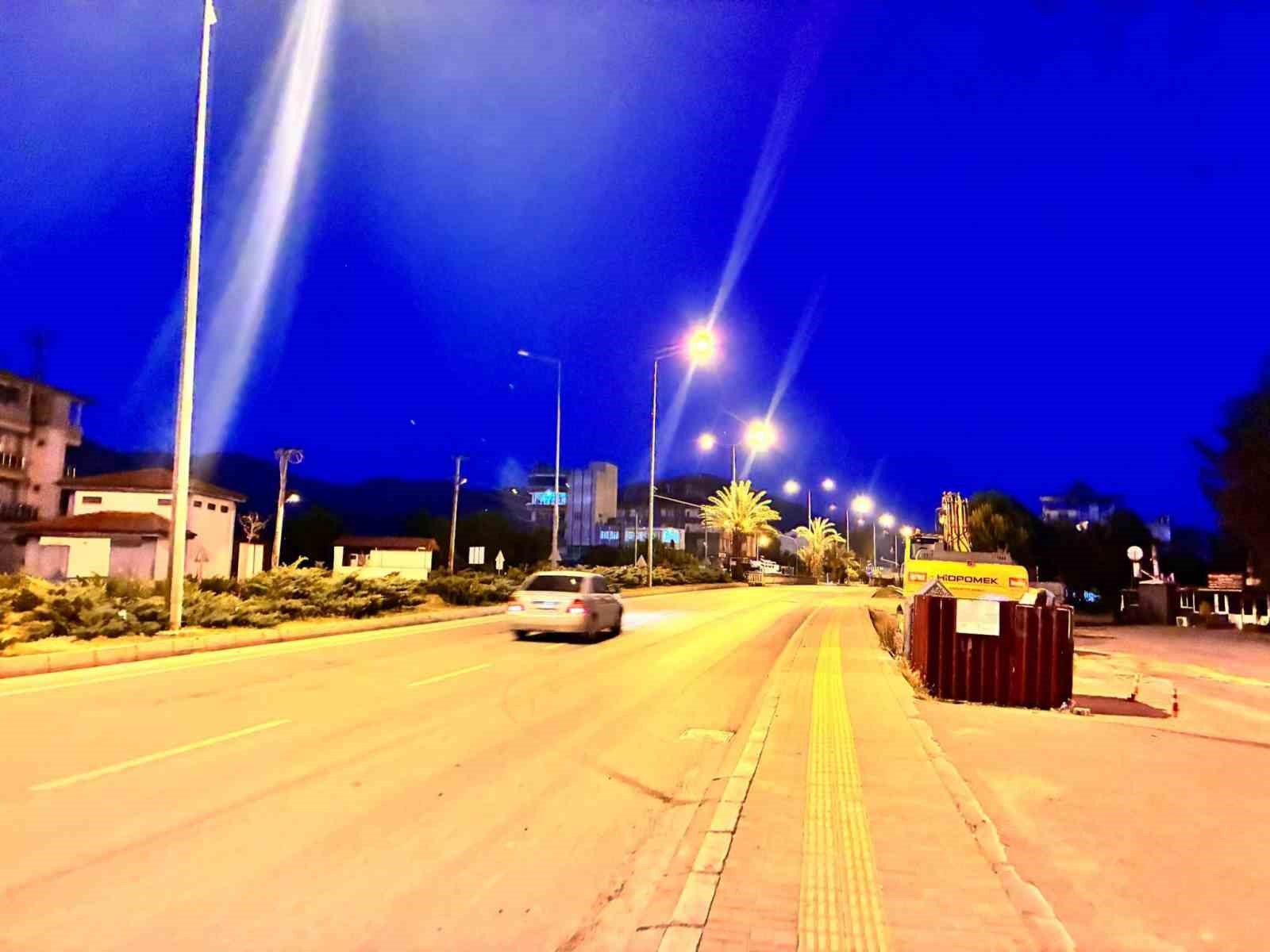 D-400 karayolundaki hasar onarıldı, yol trafiğe açıldı
