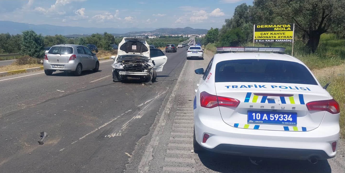 Gömeç’te iki otomobil çarpıştı: 2 yaralı
