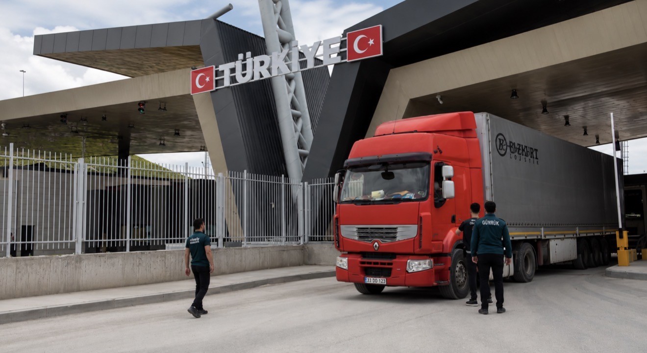 Modern görünüme kavuşan Gürbulak Sınır Kapısı’nda tır trafiği büyüdü, ticaret hacmi yükseldi
