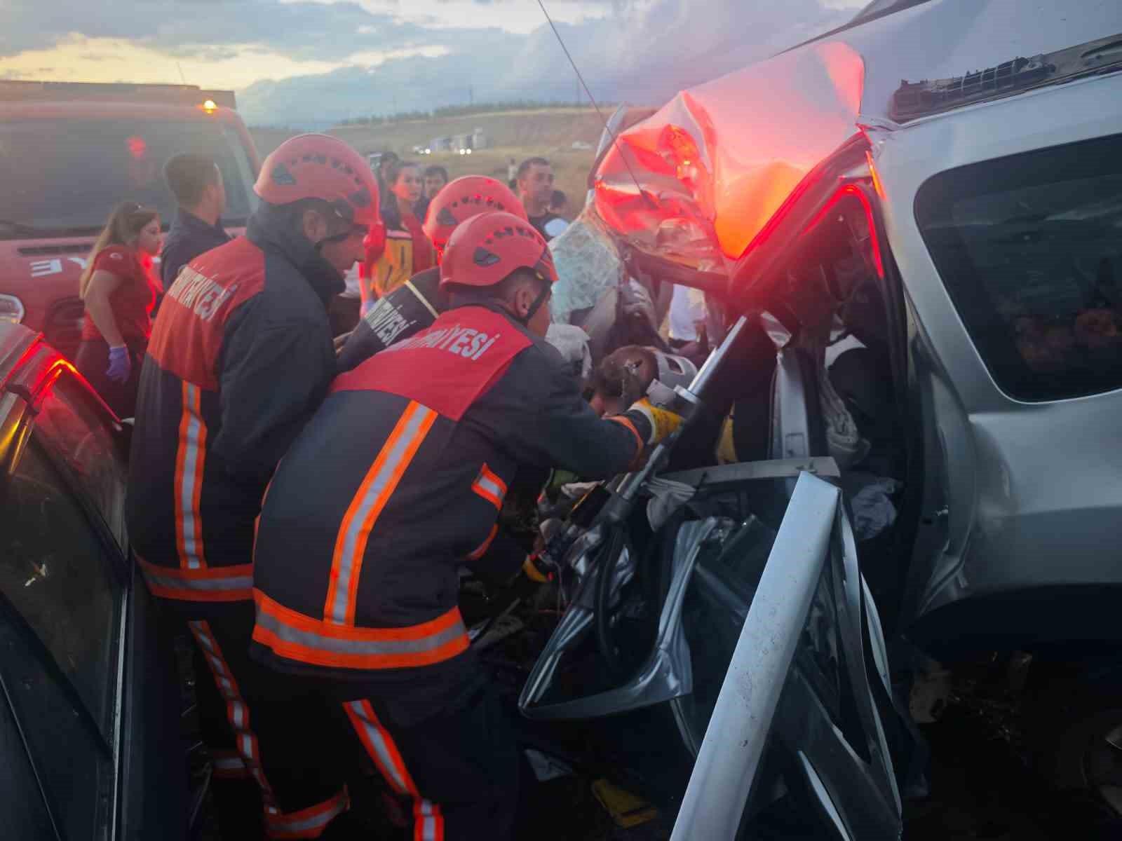 Mersin’de zincirleme kaza: 1 ölü, 5 yaralı
