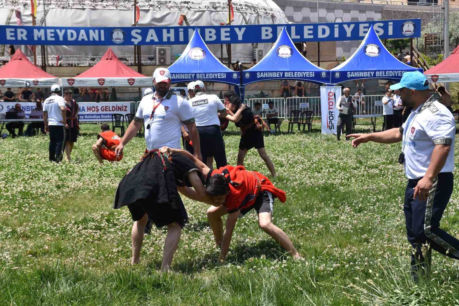 Şahinbey, Okul Sporları Aba Güreşi Türkiye Şampiyonası’na ev sahipliği yaptı
