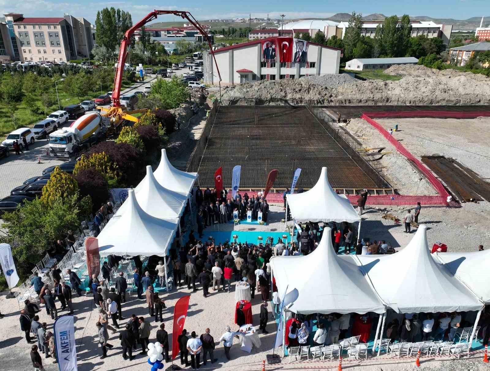 Aksakallar Konseyi Başkanı Binali Yıldırım: "Denizler olmasaydı dünyanın yarısı açlıktan, diğer yarısı da soğuktan etkilenirdi"
