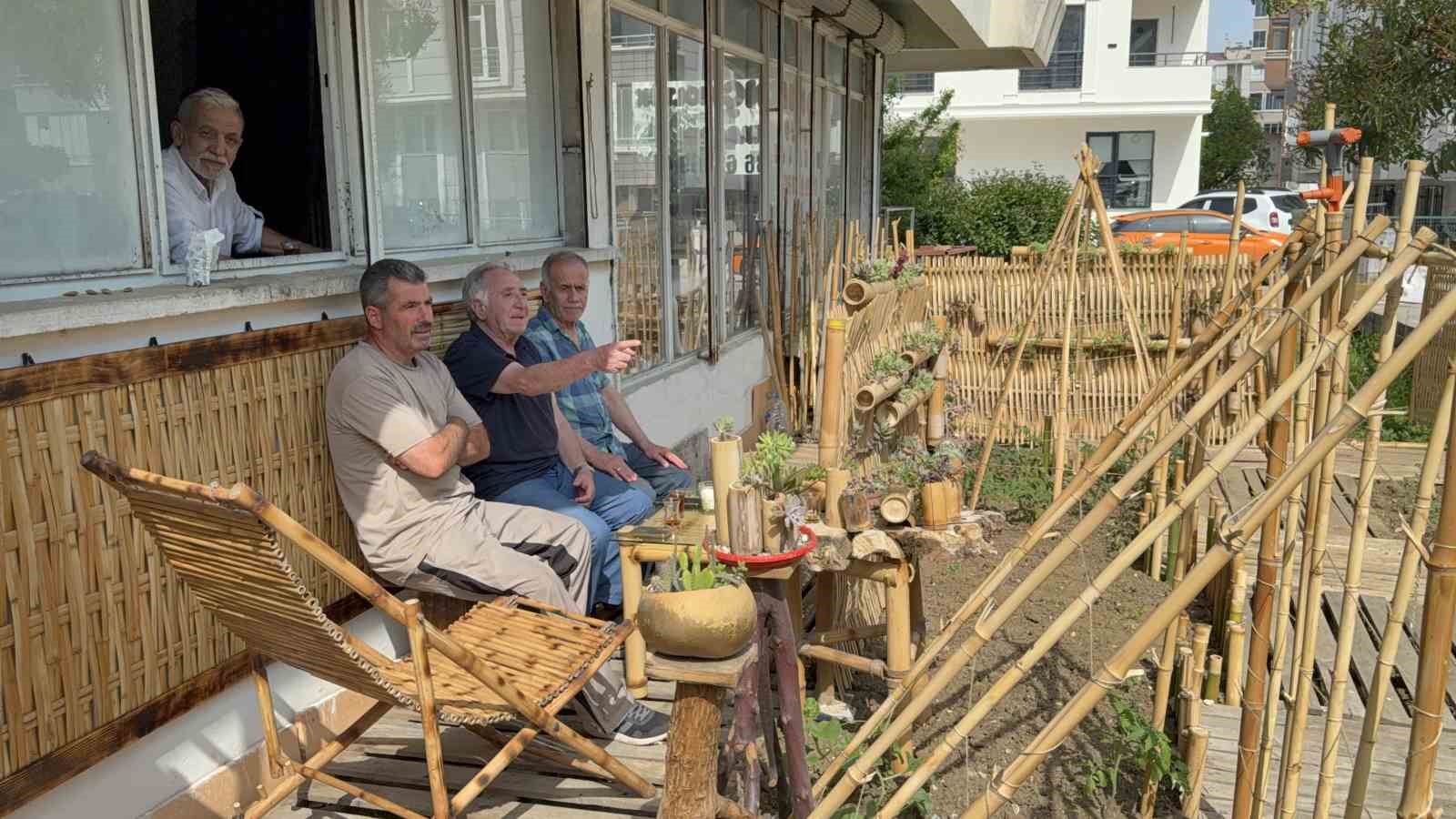 27 yıllık sağlıkçı bambuyu sanat eserlerine dönüştürüyor
