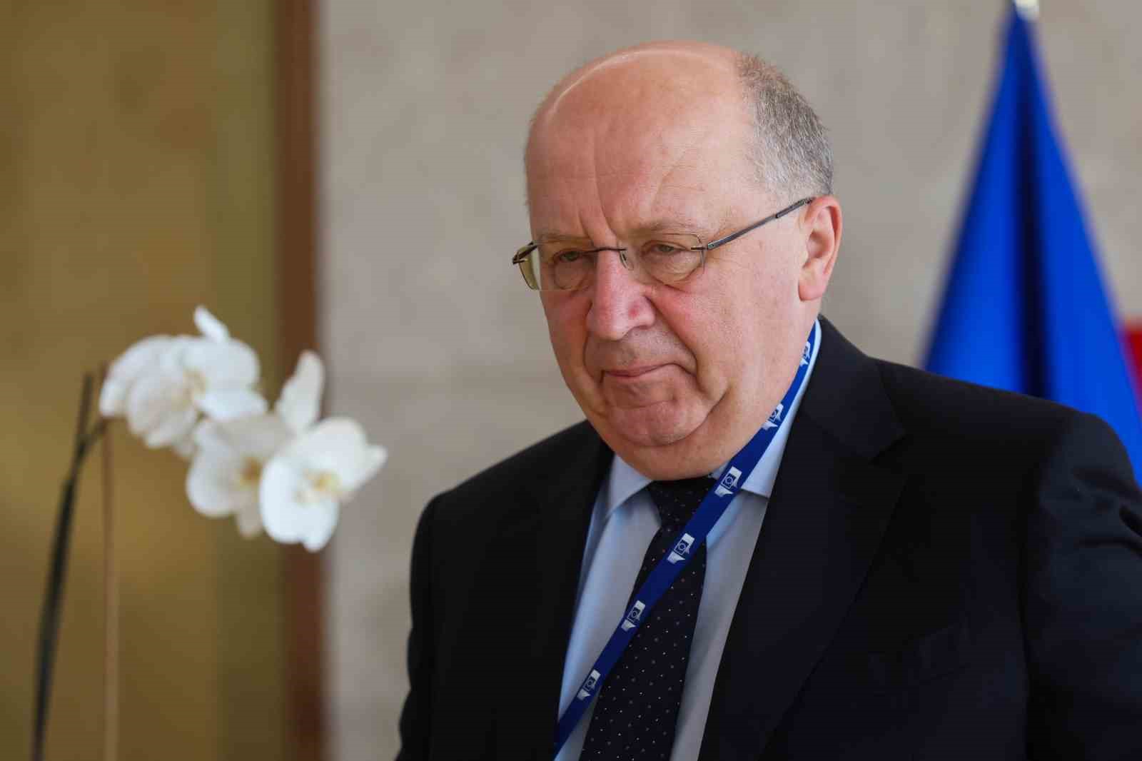 AB’nin savunma şefi Kubilius: "Avrupa’da ABD’nin yerini doldurmak 500 milyar euroya mal olacak"
