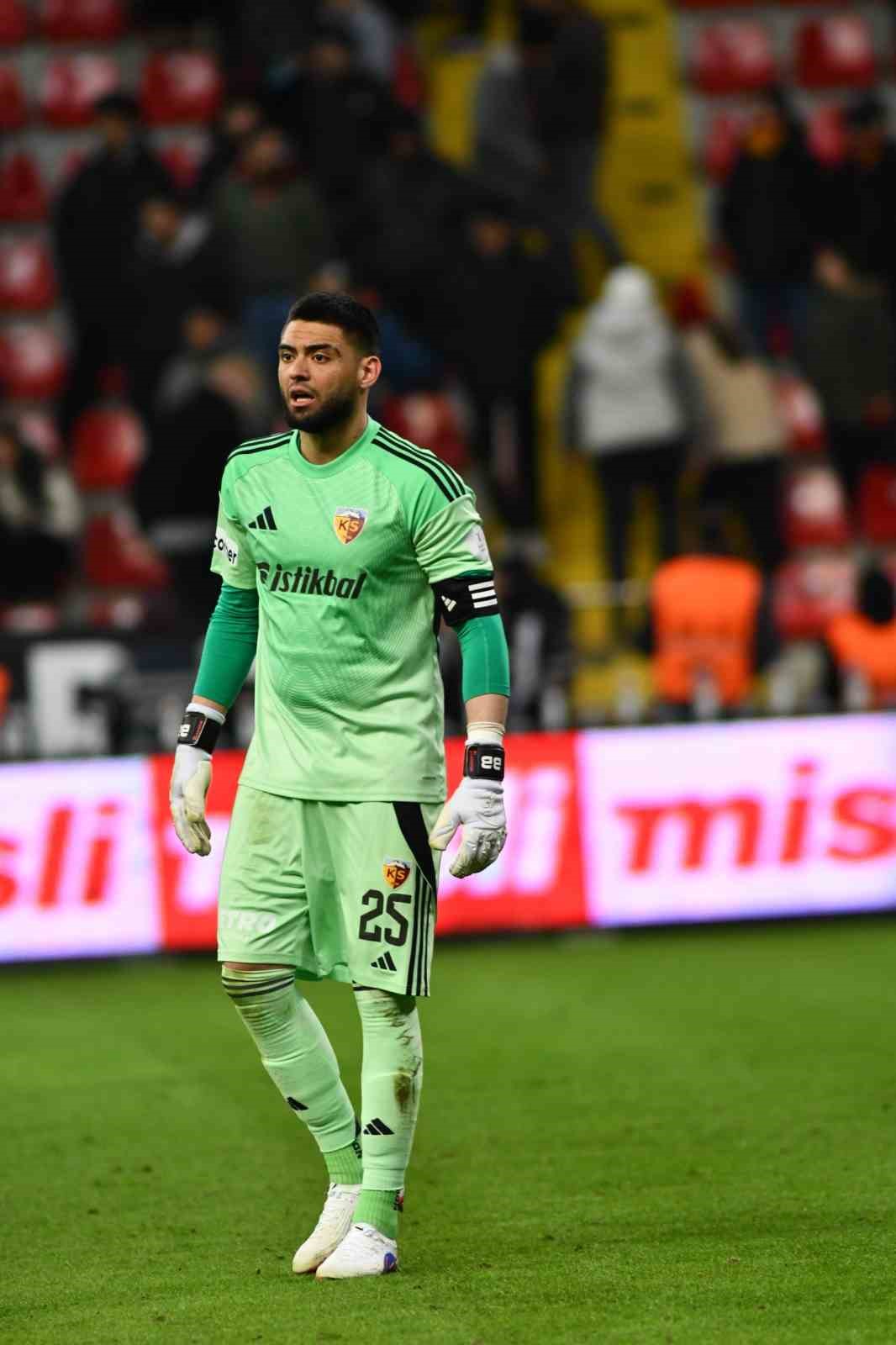 Bilal Bayazit, Kayserispor’a veda etti
