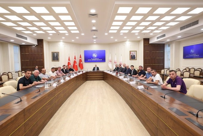 Bakan Işıkhan, Türkiye Maden İşçileri Sendikası Genel Başkanı Akçul’u kabul etti
