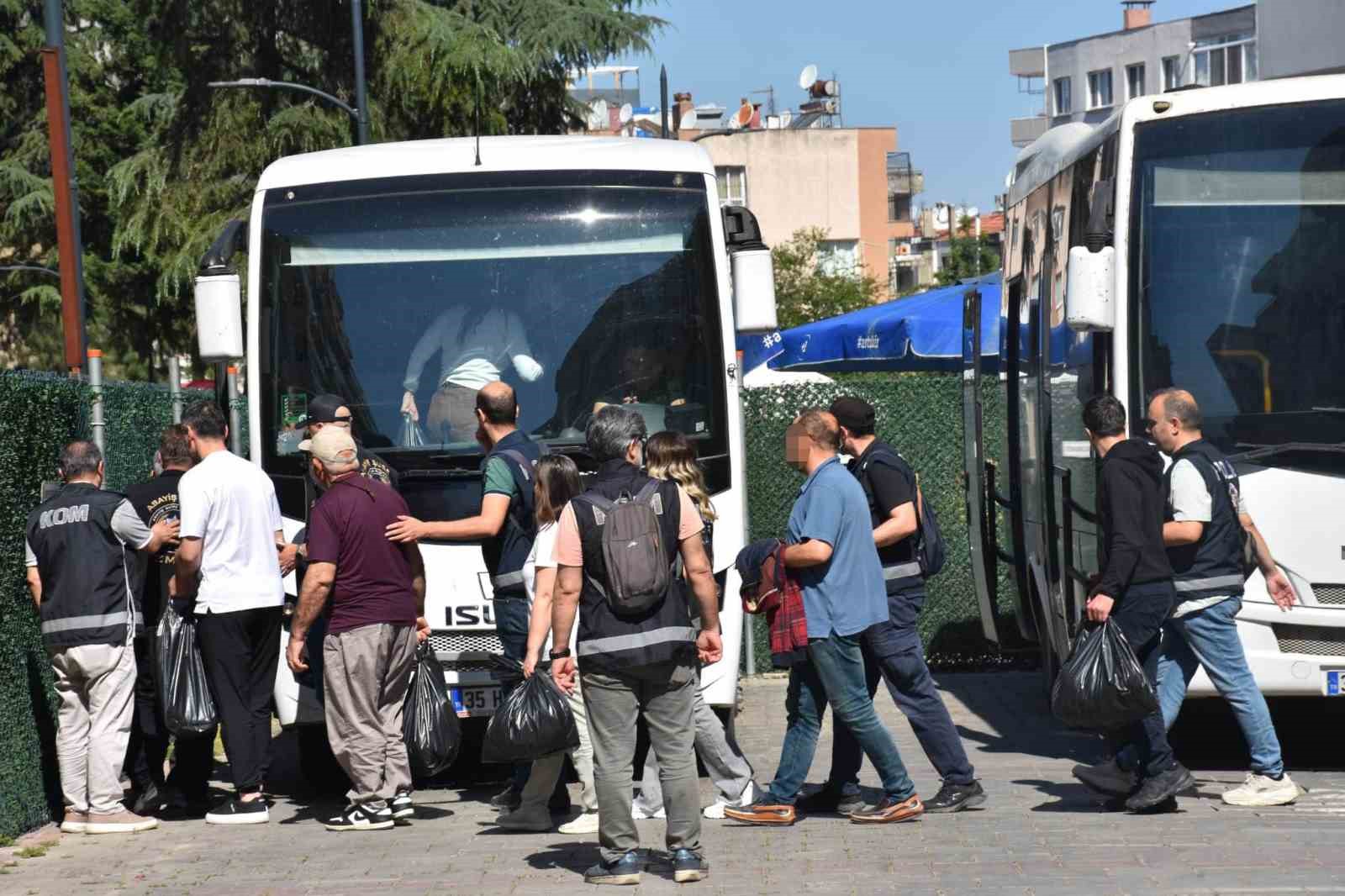 Ege Üniversitesi’ndeki yolsuzluk operasyonunda, eski dekan ve başhekim dahil 27 tutuklama
