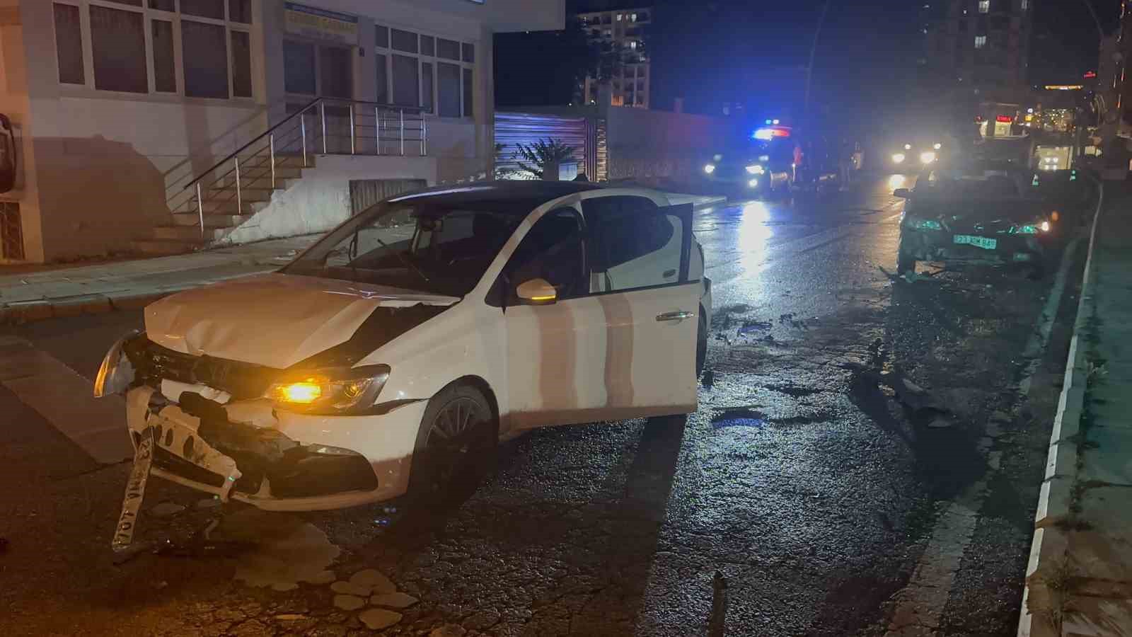 Elazığ’da zincirleme trafik kazası: 3 yaralı
