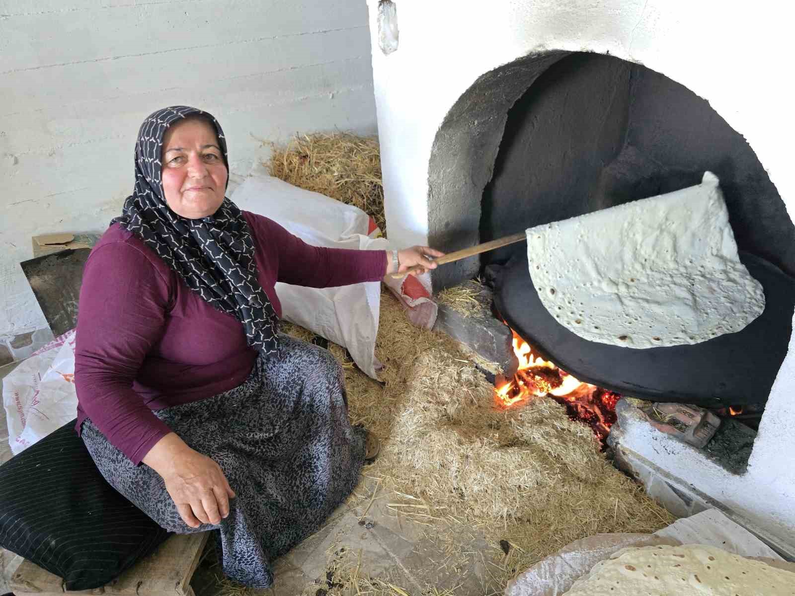 Yozgat’ın vazgeçilmez lezzeti yufka ekmek mesaisi başladı
