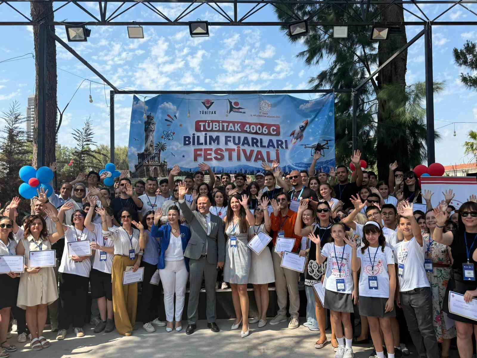 ‘TÜBİTAK 4006-C Bilim Fuarları Festivali’ İzmir’de kapılarını açtı
