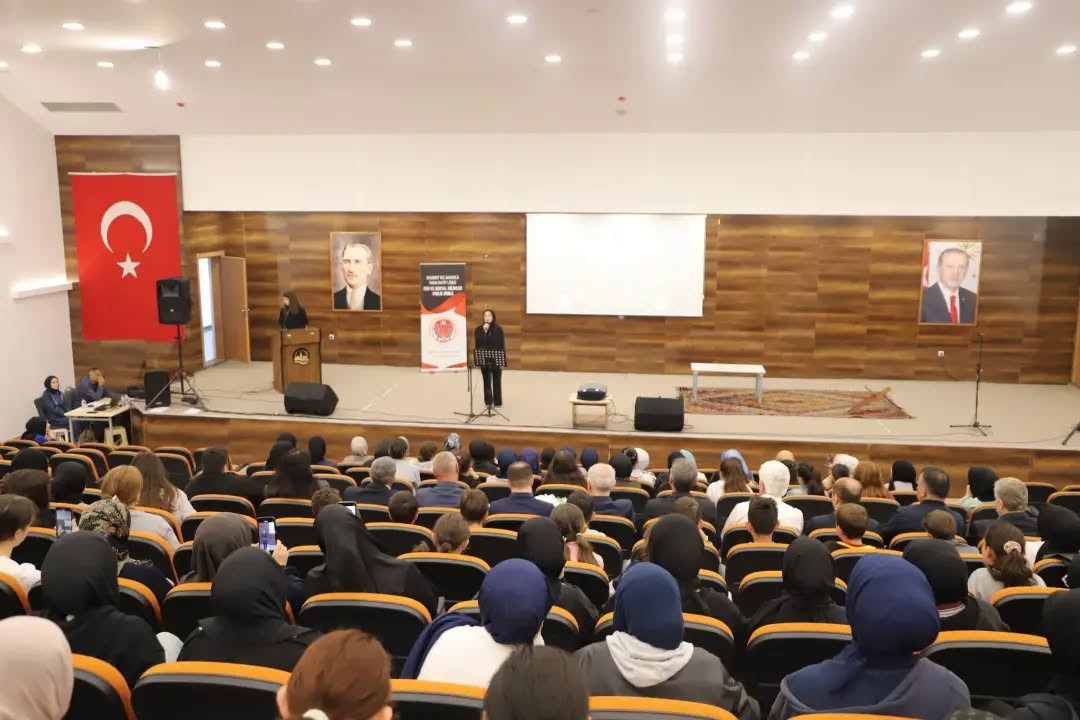 Bayburt’ta İstanbul’un fethinin 573. yılı programla kutlandı
