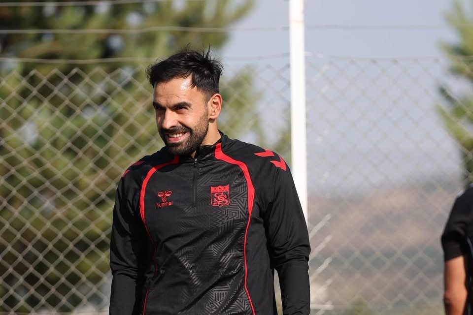 Murat Paluli, 1 yıl daha Sivasspor’da

