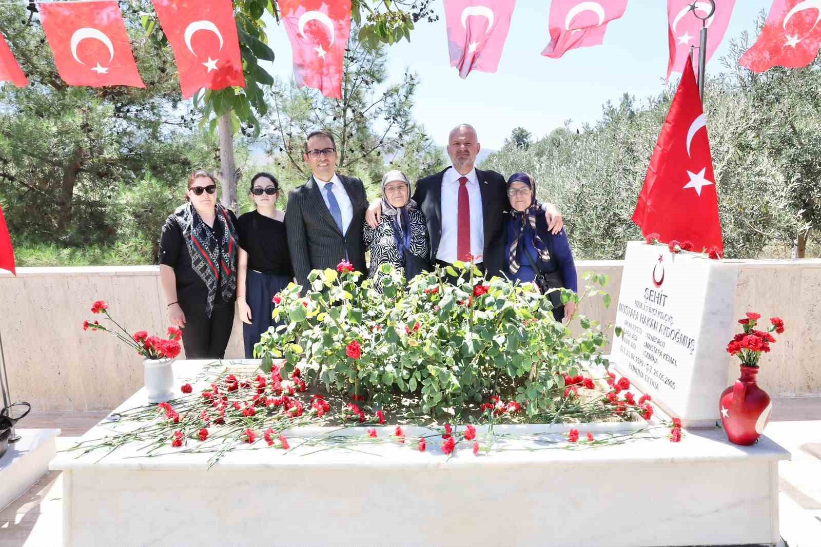 Menemen’de 15 Temmuz şehitleri dualarla anıldı
