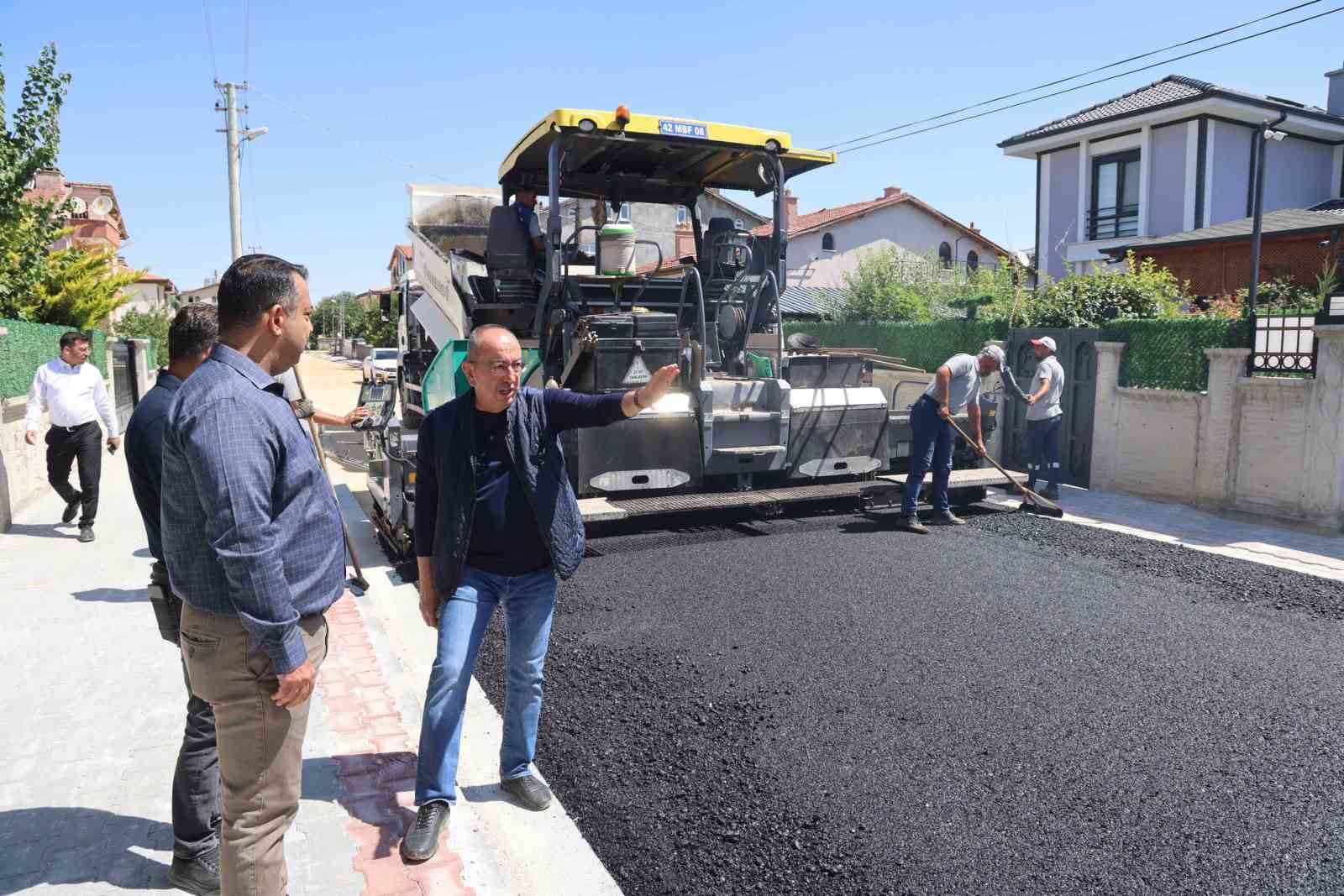 Meram’da yol, asfalt, parke seferberliği tüm hızıyla sürüyor
