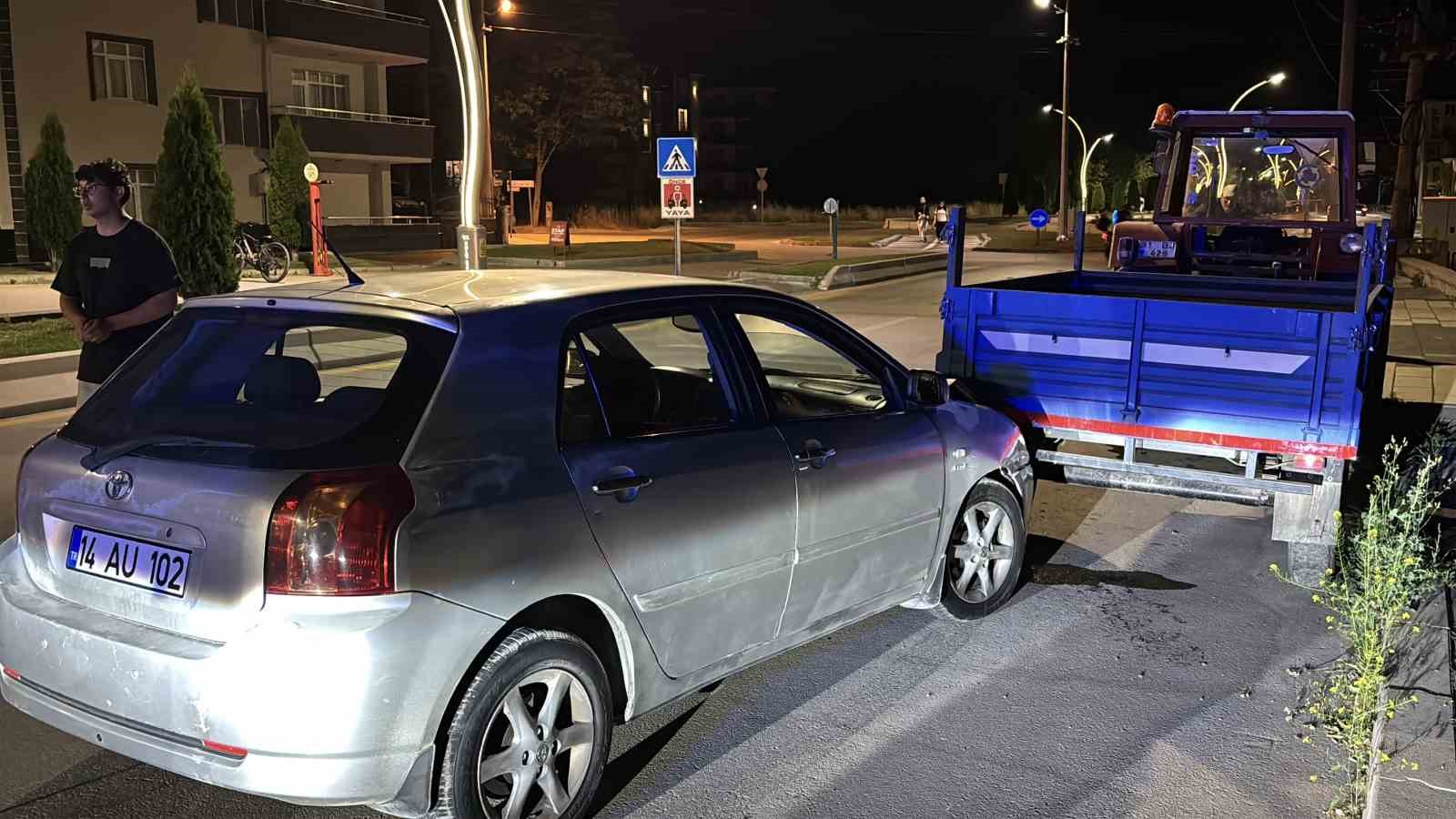 Bolu’da kontrolden çıkan otomobil römorka çarptı
