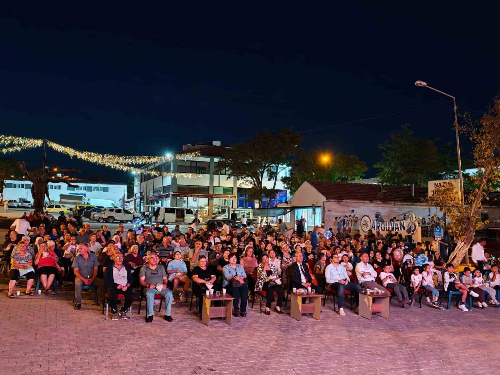 Arguvan’da açık hava sineması keyfi
