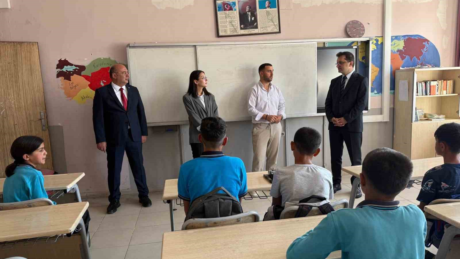 Karakoyunlu Kaymakamı İlhan Kayaş’tan Bulakbaşı Okulu’na ziyaret
