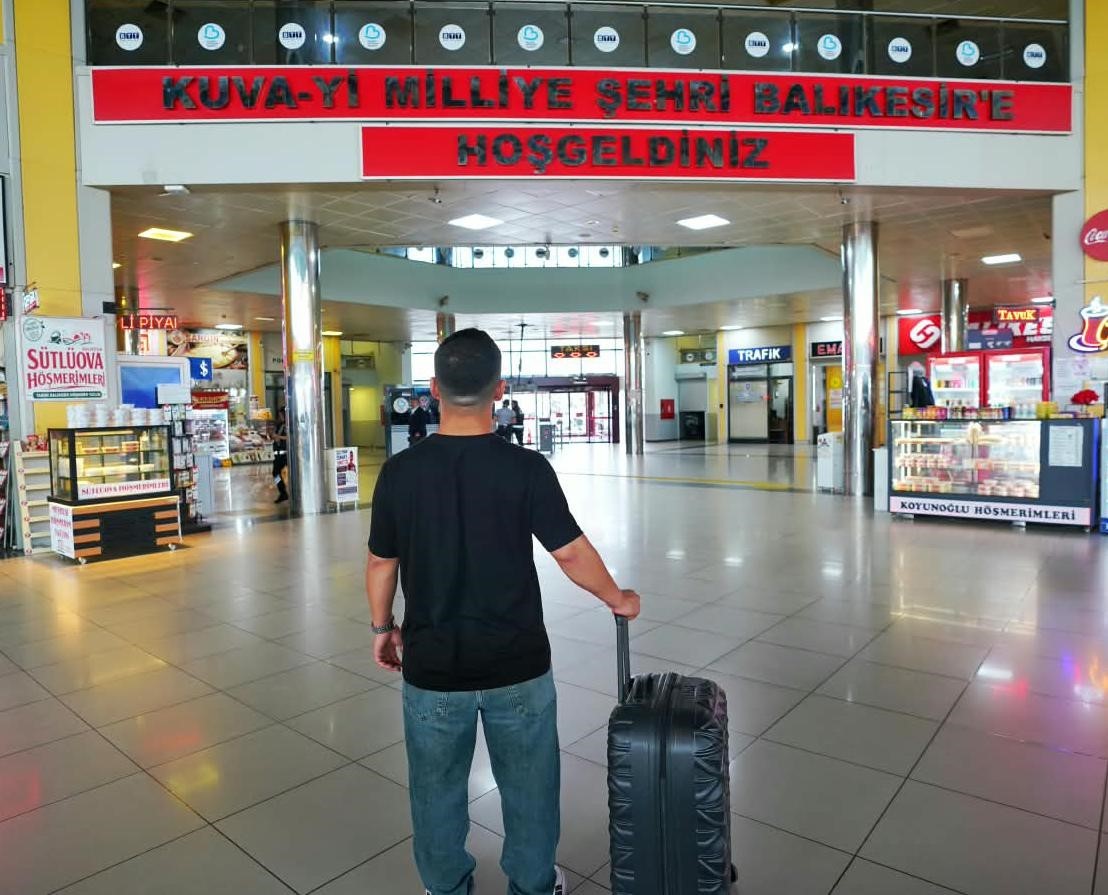 Öğrencileri terminalde Balıkesir Büyükşehir Belediyesi karşıladı
