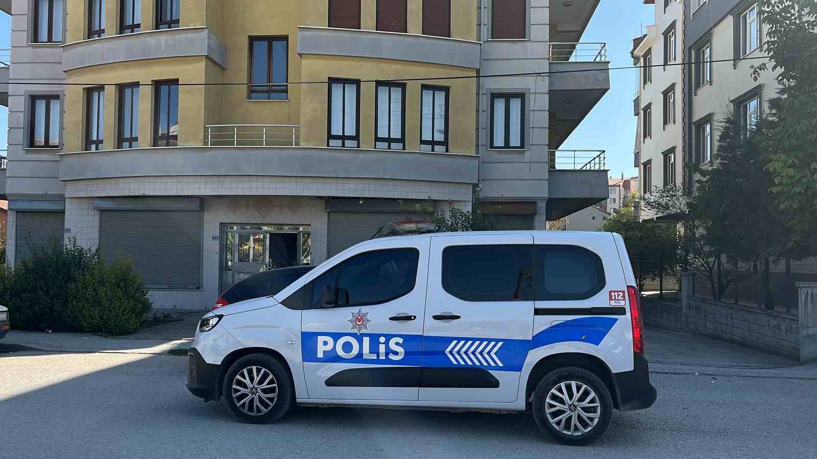 Konya’da kedi tüyü silkeleme tartışması kanlı bitti: 2 yaralı
