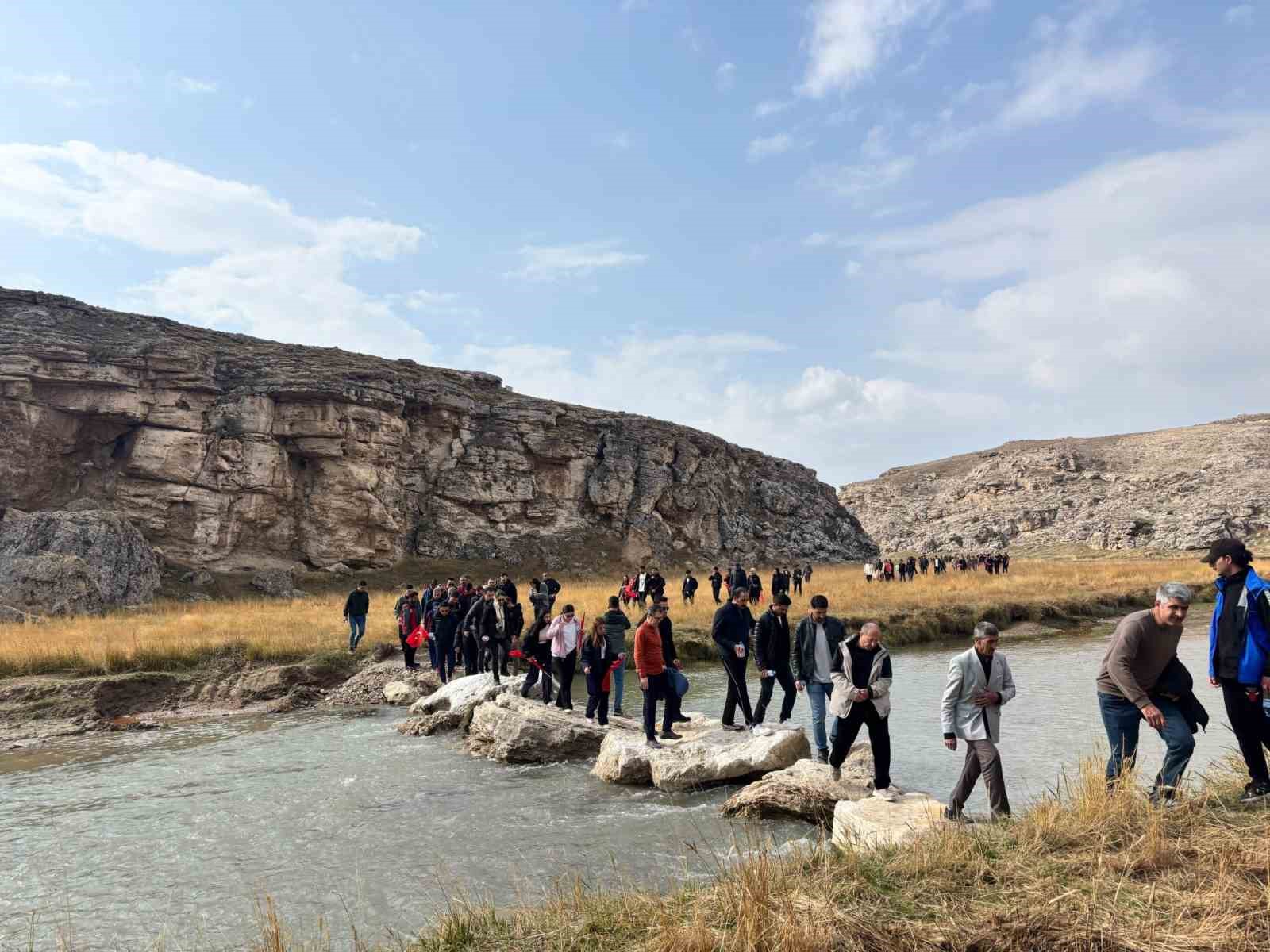 Doğu’nun Ihlara Vadisi Murat Kanyonu’nda doğa ve yöresel kültür aynı etkinlikte buluştu
